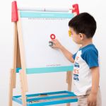 Дървена двустранна дъска за писане, синя, New Classic Toys - Image 4
