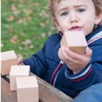 Andreu Toys Дървени сензорни кубчета със звуци - Image 2