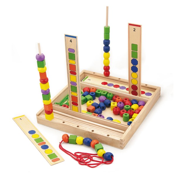 56182-igra-s-tzvetni-mynista-za-nanizvane-viga-toys Игра с шаблони и цветни мъниста за нанизване - Viga Toys
