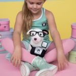 Studio Pets Плюшено куче Бултериер с куфарче и паспорт, Чарли 23 см - Image 4