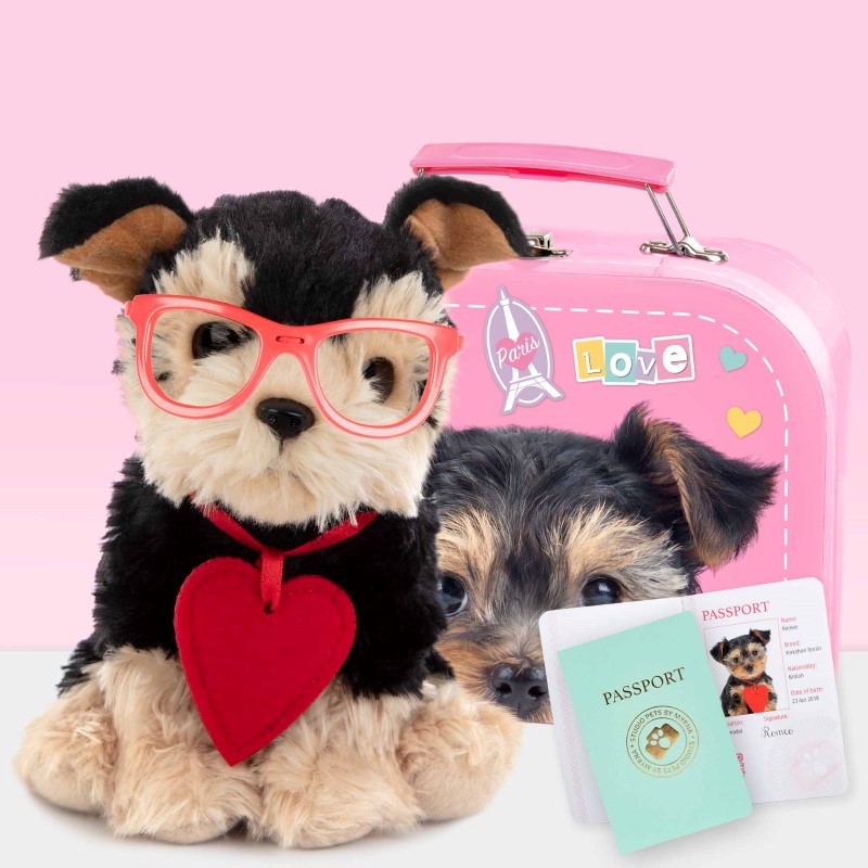 6233-studio-pets-plusheno-kuche-yorkshirski-terier-romeo-s-kufarche Плюшено куче Йоркширски териер, Ромео с куфарче и паспорт