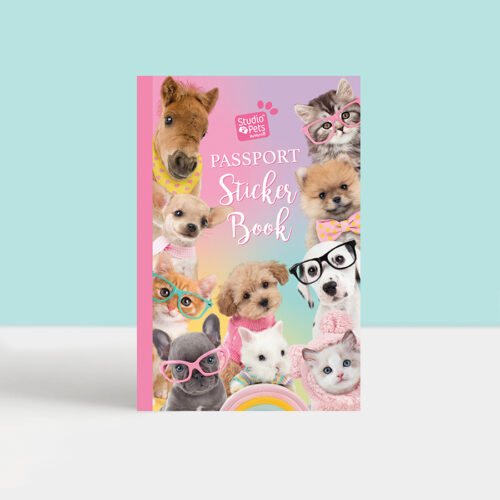 6986-knizhka-s-stikeri-za-pasporti-i-kufarcheta-malka-studio-pets Studio Pets Книжка със стикери, малка