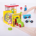 Дървено влакче с релси, летище и аксесоари - Bigjigs - Image 2