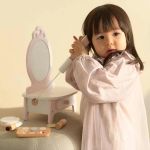 Classic World Детска дървена тоалетка с аксесоари - Image 3