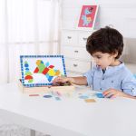 Tooky Toy Двустранна магнитна дъска с цветни фигури - Image 4
