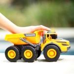 Детски самосвал Volvo със звук и светлина, Dickie Toys 3