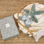 Мека играчка Зайче за гушкане 18 см, зелено, Doudou 1