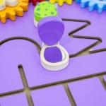 Монтесори стена с активности Трицераптос, Viga Toys 44753-3